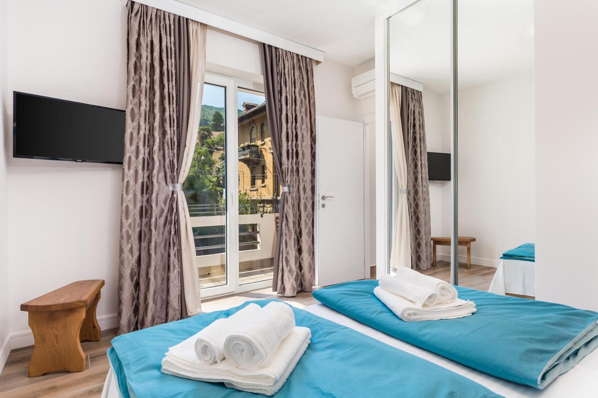 Apartments Liana Opatija Bilik gambar